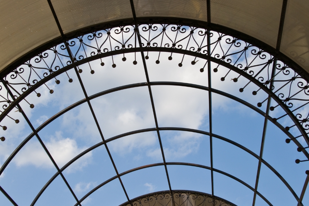 The Process of Building a Custom Aluminium Pergola