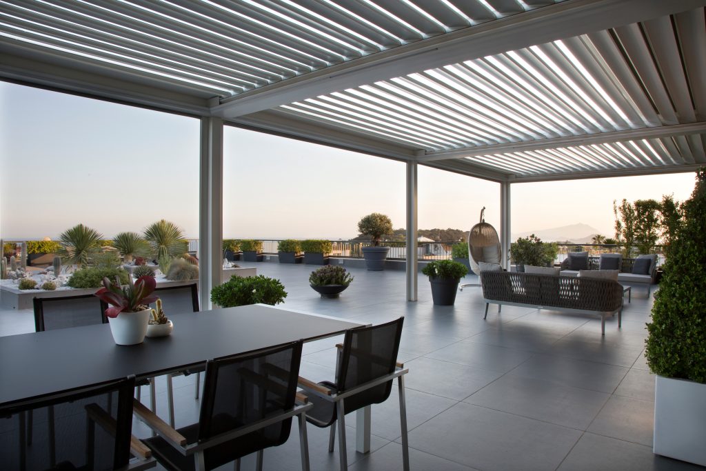 Pergolas vs. Patio Covers: Choosing the Perfect Outdoor Structure for Your Home